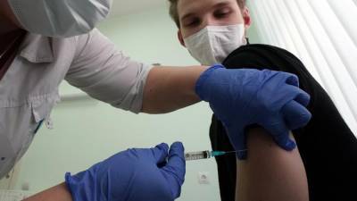 Никита Ломакин - Более 1,4 тыс. добровольцев получили первую дозу вакцины «ЭпиВакКорона» - iz.ru - Израиль