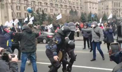 На Майдане в столице произошли столкновения - hubs.ua - Киев