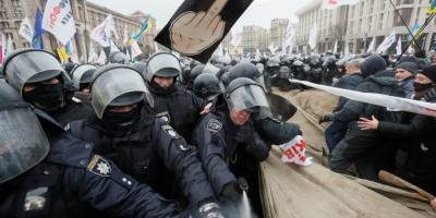 Протесты против локдауна: в столкновениях на Майдане пострадали около 40 полицейских - nv.ua - Киев