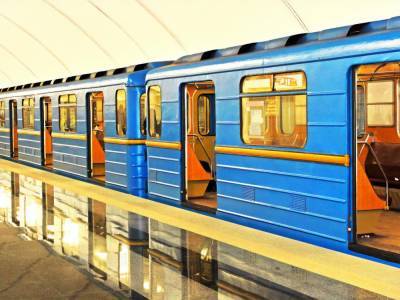 В Киеве после сообщения о минировании закрыли две станции метро - gordonua.com - Киев