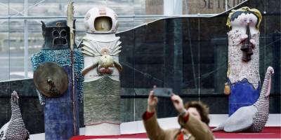 Guglielmo Mangiapane - На центральной площади Ватикана открыли вертеп с астронавтом и «Дартом Вейдером». Его критикуют даже больше, чем шляпу на елке — фото - nv.ua - Киев - Ватикан - Ватикан
