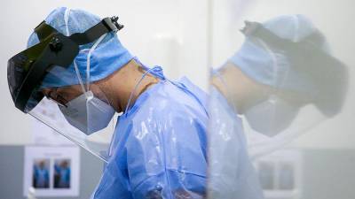 В мире зафиксировали рекордный рост числа заражений COVID-19 за неделю - iz.ru