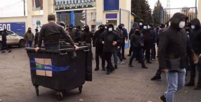 В «Десне» заявляют, что их фанаты непричастны избиению директора стадиона в Чернигове - lenta.ua - Директор