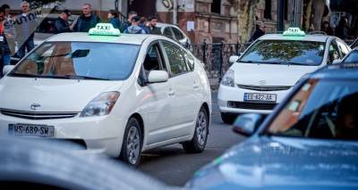 Каха Каладзе - В Грузии введение запрета на такси с правым рулем отложили еще на год - sputnik-georgia.ru - Грузия - Тбилиси