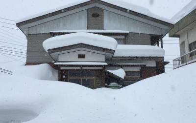 Японию засыпало снегом, пострадало 13 человек, рейсы отменены - inform-ua.info - Токио - Япония