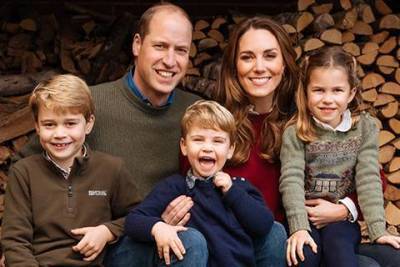 принц Уильям - Кейт Миддлтон - принц Джордж - принц Луи - Kate Middleton - Кейт Миддлтон и принц Уильям с детьми представили рождественскую открытку - skuke.net - Англия - Новости