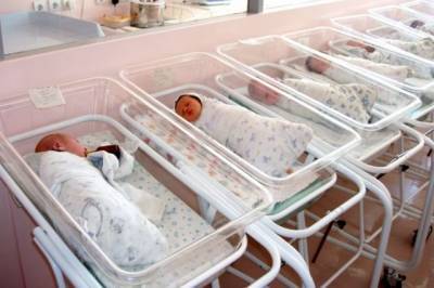 В Красноярске возбудили дело о торговле новорожденными детьми - aif.ru - Москва - Красноярск