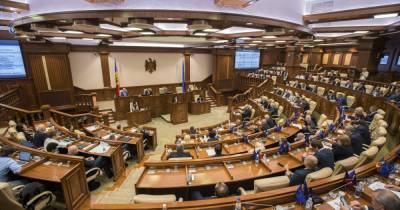 Парламент Молдовы вернул официальный статус русскому языку - tsn.ua - Молдавия - Парламент