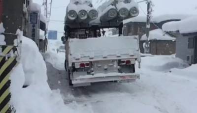 16-километровая пробка и дома без света: на страну обрушился сильный снегопад - akcenty.com.ua - Токио - Япония