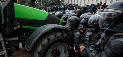 Майдан в Кишиневе похоронили тракторами - politnavigator.net - Молдавия - Кишинев