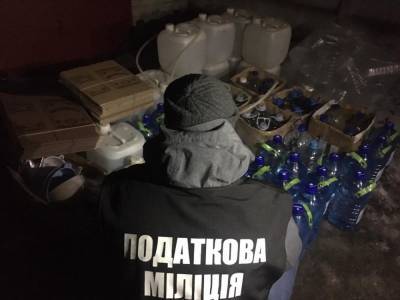 Фасовали в гараже: В Чернигове накрыли нелегальный алкогольный цех - news.bigmir.net - Кривой Рог