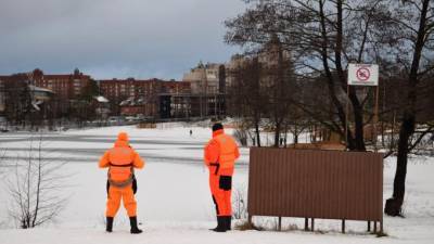 Беспилотники помогают вычислить гуляющих по тонкому льду петербуржцев - piter.tv - Санкт-Петербург