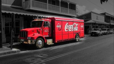 СМИ: Coca-Cola намерена сократить 2,2 тысячи рабочих мест - delovoe.tv - США