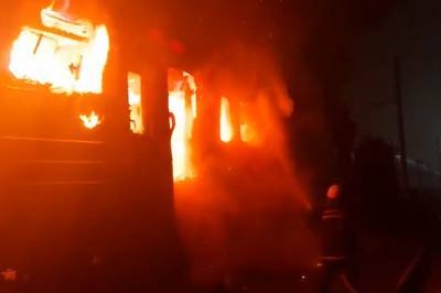 Спасатели выбились из сил: пожар в вагоне электрички, детали трагедии - ukrainianwall.com - Киевская обл.