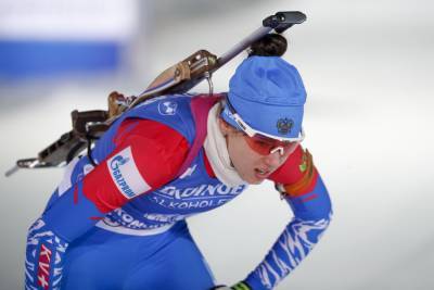 Анастасия Гореева - Российская биатлонистка сломала палку во время спринта - sport.ru