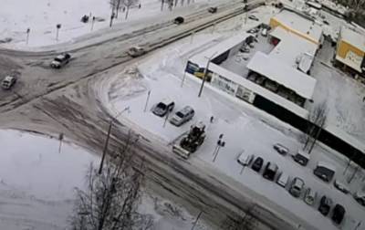 В Карелии трактор, очищая улицы от снега, задавил восьмилетнюю девочку - znak.com - Костомукша - республика Карелия