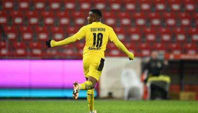 Люсьен Фавр - Мукоко — самый молодой автор гола в истории Бундеслиги - sportarena.com