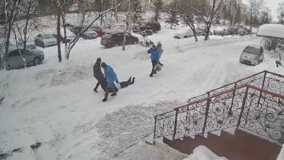 Жестокое уличное избиение попало на видео - vesti.ru - Новосибирская обл. - район Искитимский