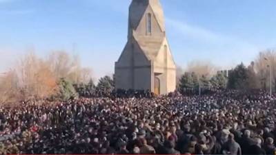 Николу Пашинян - В Ереване проходит траурный марш в память по погибшим в Нагорном Карабахе - informburo.kz - Армения - Азербайджан - Ереван - Нагорный Карабах