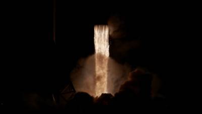 SpaceX запустила ракету-носитель с разведывательным спутником США - gazeta.ru - США - шт.Флорида