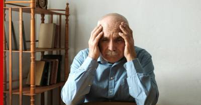 Симптомом болезни Альцгеймера назвали путаницу с оплатой счетов - profile.ru - США