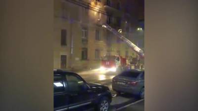 Огонь в захламленной квартире в Центральном районе города потушили - piter.tv