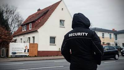 Берлин - Полиция вынуждена наблюдать за иностранцами, которые отказались от тестирования и карантина - germania.one