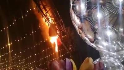 Виталий Кличко - В Киеве на церемонии открытия главной елки загорелась гирлянда - piter.tv - Киев