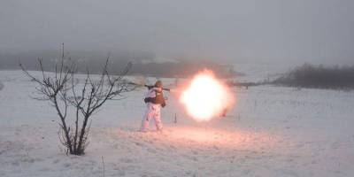 Боевики на Донбассе выстрелами из гранатомета уничтожили трактор, тракторист госпитализирован - nv.ua