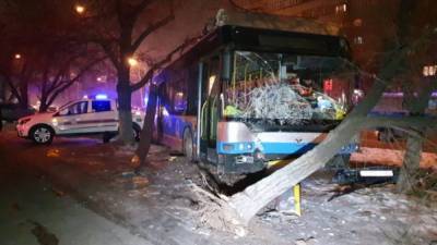 Вдова и ребенок получили более 5,5 млн тенге страховых выплат после ДТП с троллейбусом - zakon.kz - Алма-Ата