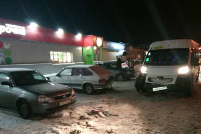 В Йошкар-Оле произошло ДТП с участием пяти автомашин - mk.ru - респ. Марий Эл