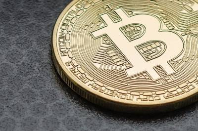 Биткоин превысил 24 тысячи долларов на выходных: аналитики говорят, что "это только начало" - 24tv.ua