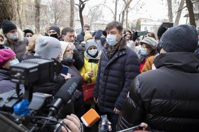 Алексей Логвиненко - Глава Ростова встретился с несогласными на расселение жителями многоэтажки - dontr.ru