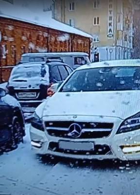 В Кемерове водитель Mercedes-Benz получил штраф за езду против движения - gazeta.a42.ru - Кемерово