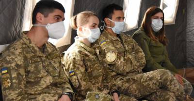 Денис Шмыгаль - В украинской армии почти 3 тысячи зараженных коронавирусом - focus.ua