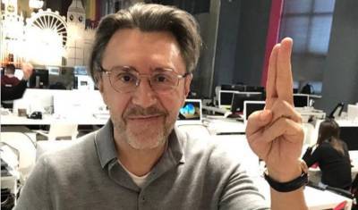 Сергей Шнуров - Ни шагу назад! Сергей Шнуров озвучил свой новогодний ценник - newizv.ru - Санкт-Петербург