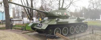 Суд в Брянске запретил продавать танк Т-34 из сквера Морозова - runews24.ru - Брянск