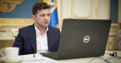 Владимир Зеленский - Петр Порошенко - Виталий Кличко - Виктор Медведчук - Арсен Аваков - Алексей Гончарук - Юрий Бойко - Геннадий Кернес - Юлий Тимошенко - Денис Шмыгаль - Сергей Притулу - 28% украинцев считают Зеленского неудачником года — опрос - delo.ua - Киев
