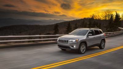 Кроссовер Jeep Cherokee покинул российский рынок - newinform.com - Москва