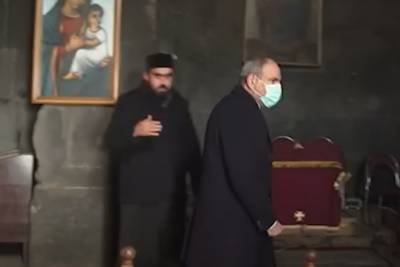 Николу Пашинян - Появилось видео, как армянский священник выгнал Пашиняна из церкви - mk.ru - Азербайджан