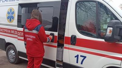 В Киеве мужчина напал на работниц скорой: обе попали в больницу - 24tv.ua - Киев - Новости