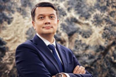 Владимир Зеленский - Разумков подписал госбюджет-2021 и передал Зеленскому - newsone.ua