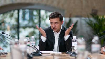 Владимир Зеленский - Юлия Мендель - Кирилл Тимошенко - Названы главные темы новогоднего обращения Зеленского - riafan.ru - Киев - Крым