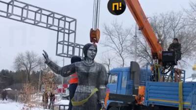 В Нововоронеже убрали памятник Аленке, шокировавший людей своим внешним видом (ФОТО) - newdaynews.ru - Нововоронеж