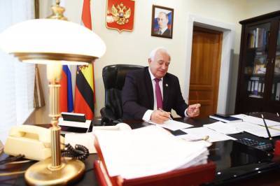 2020 год глазами председателя Курской облдумы: поправки в Конституцию, 75-летие Победы и другие события - infox.ru - Курск