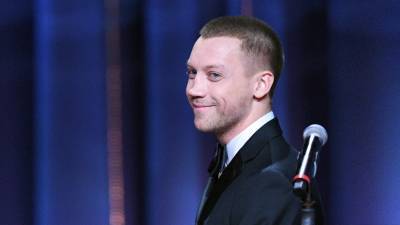 Александр Кузнецов - Джуд Лоу - Джон Депп - Эзра Миллер - Из артхауса в голливудский блокбастер: Александр Кузнецов может сняться в новых «Фантастических тварях» - russian.rt.com - Англия - Кинопоиск