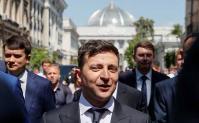 Коррумпированная украинская власть рада неожиданно свалившемуся... - politnavigator.net - Россия - Украина