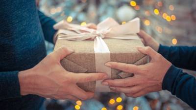 Эксперт по этикету назвала запрещенные новогодние подарки - polit.info
