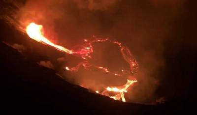 Уровень опасности - красный: мощное извержение вулкана заставило людей попрятаться - зрелищные кадры - akcenty.com.ua - штат Гавайи