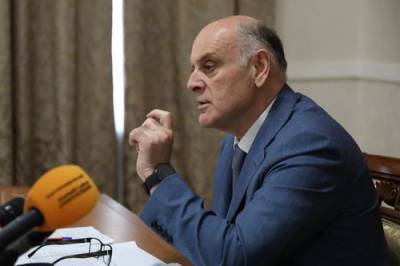 Марио Фернандес - Михаил Мурашко - Аслан Бжания - Бжания заявил, что вакцинация от коронавируса в Абхазии начнется в феврале - argumenti.ru - Апсны
